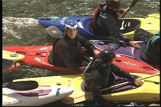 How groups organize on the river